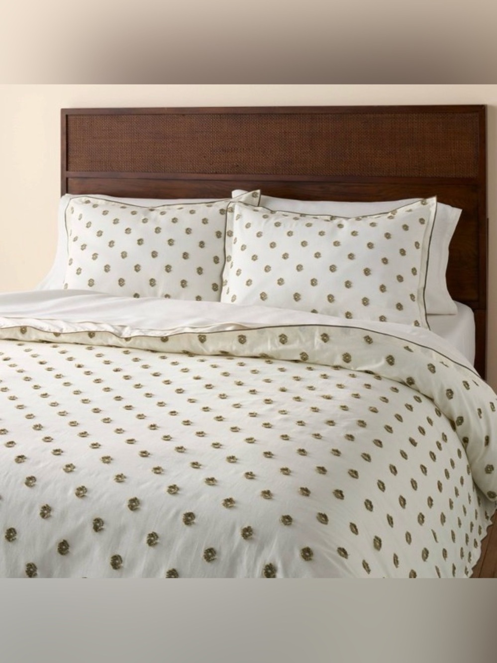 King Clip Dobby Comforter Set Green - Hearth & Hand™ with Magnolia NWT